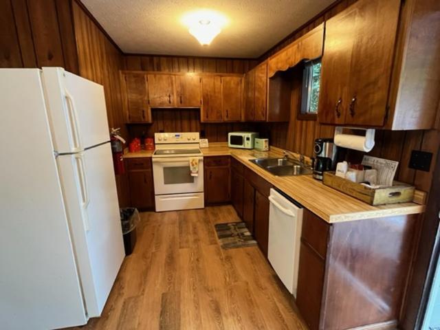 Meadowlark Motel With Restaurant & Bar Maggie Valley Exterior foto
